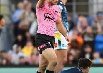 Roosters deal Manly NRL finals blow, Dragons upset Raiders, Panthers win in golden point