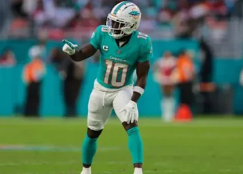“I don’t need a title to lead”: Tyreek Hill speaks out after being left off Dolphins’ captain list