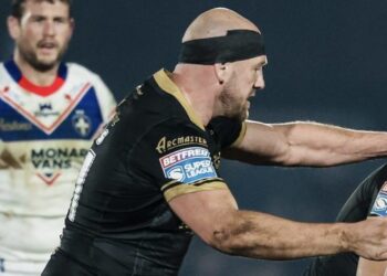 Liam Watts in discussions with Hull FC over future following Castleford Tigers move