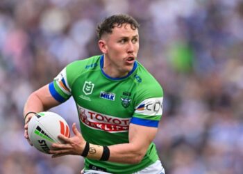 Leigh sign Canberra’s Cook on three-year deal