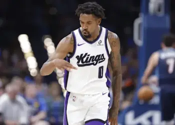 Kings savagely troll LeBron James after spoiling jersey patch debut