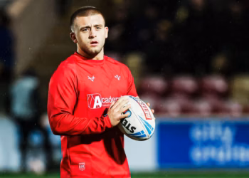 Brisbane Broncos brace for Mikey Lewis magic as Hull KR star gets heavyweight NRL backing