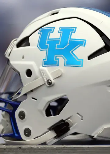 Kentucky football lands a four-star 2027 defensive lineman