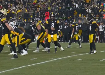 Broncos reportedly interested in signing Aaron Rodgers