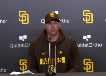 Márquez’s rough debut adds to Padres’ early-season woes