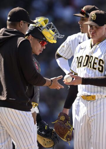 Padres avoid sweep as rookie manager Craig Stammen continues learning on the job