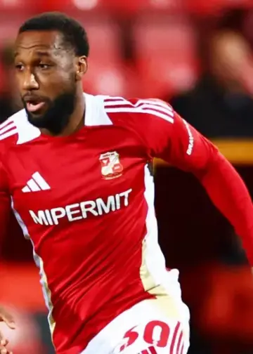 Bodin, Hoilett and Delaney among 10 leaving Swindon